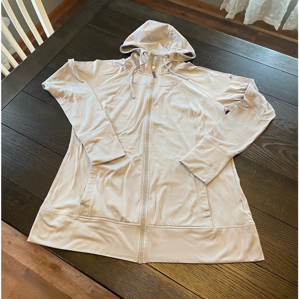 Women’s Columbia XL lightweight zippered hoodie. Extremely soft and comfy.